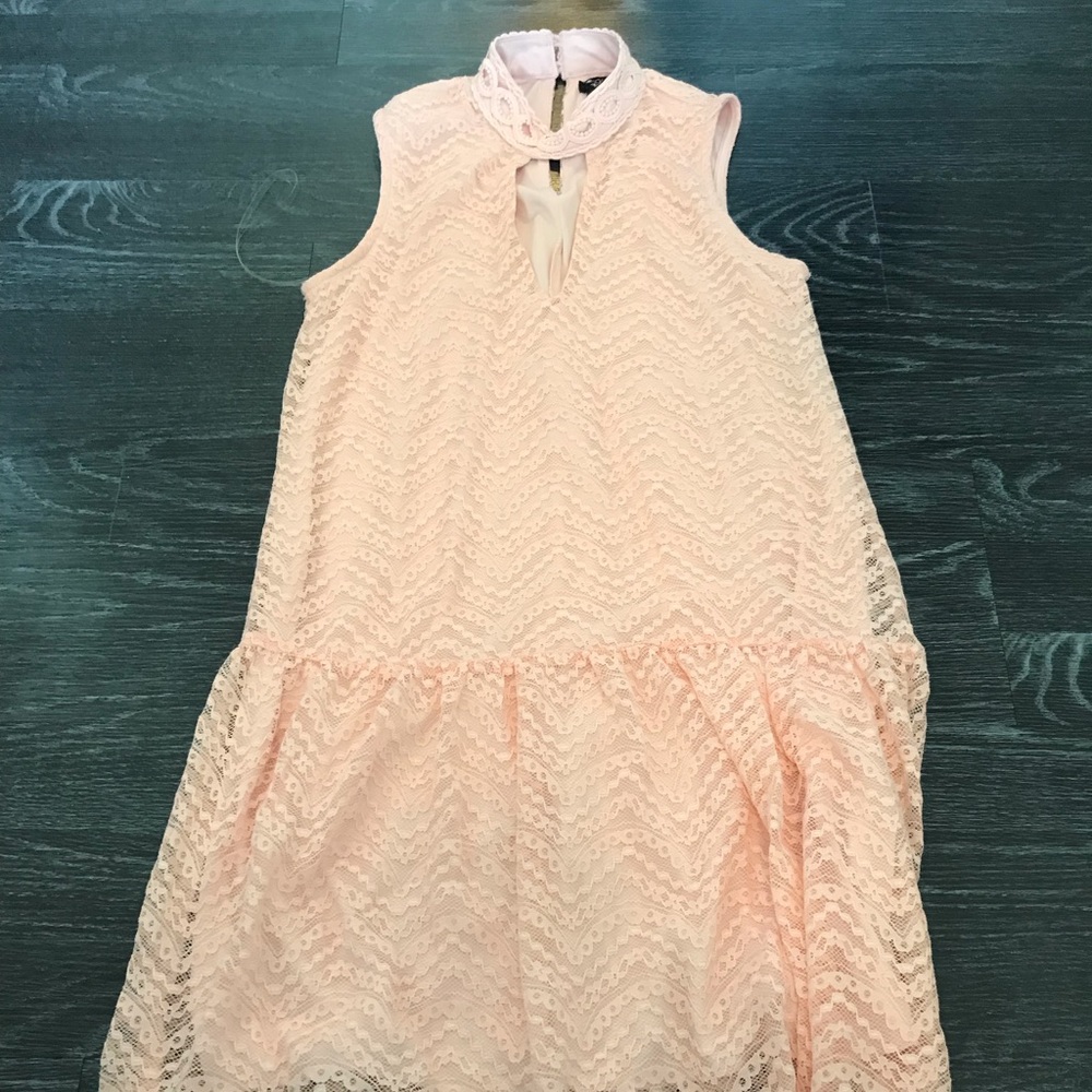 A peachy pink dress for juniors😊